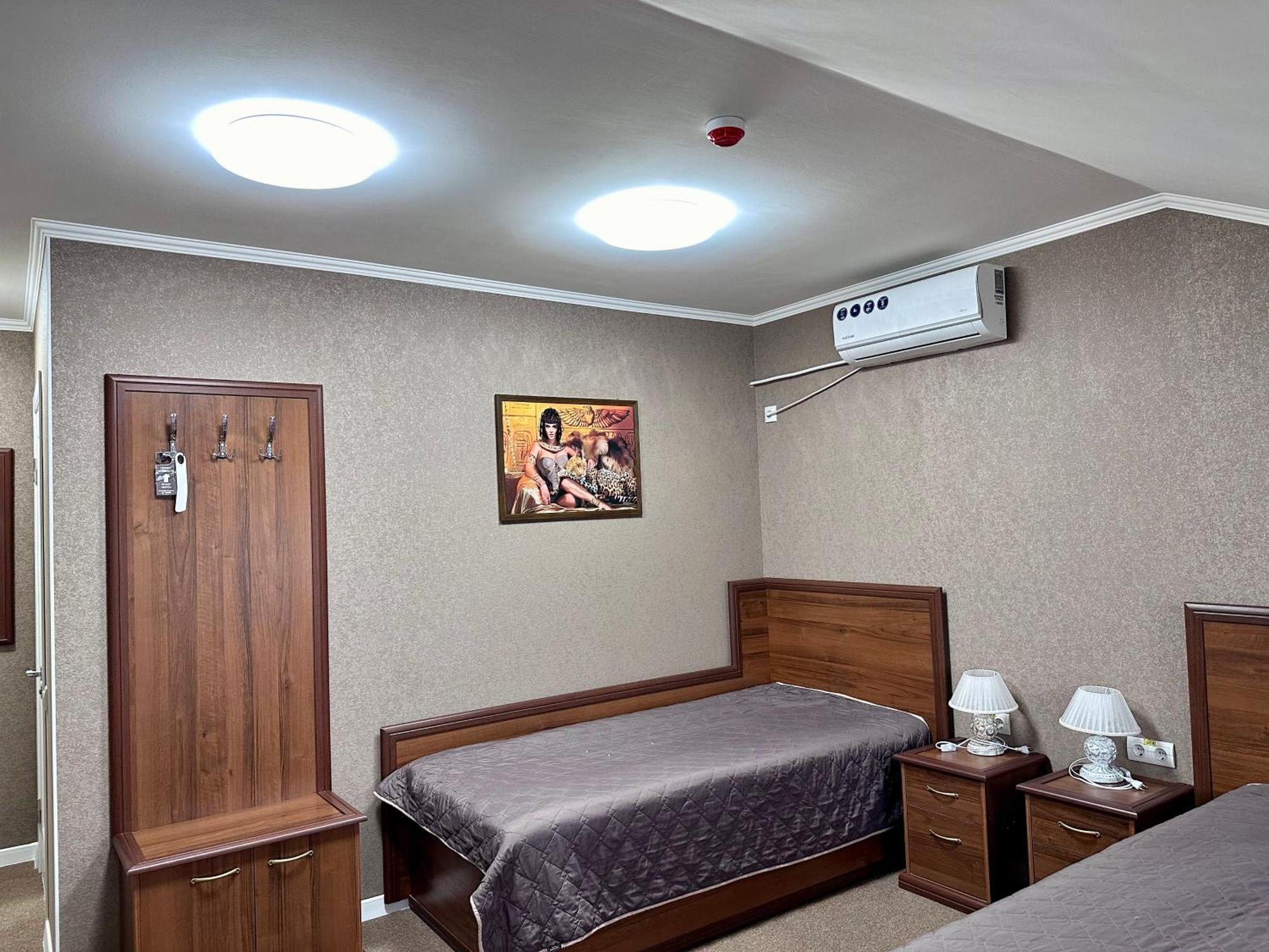 Hotel Korona Кропивницкий Экстерьер фото