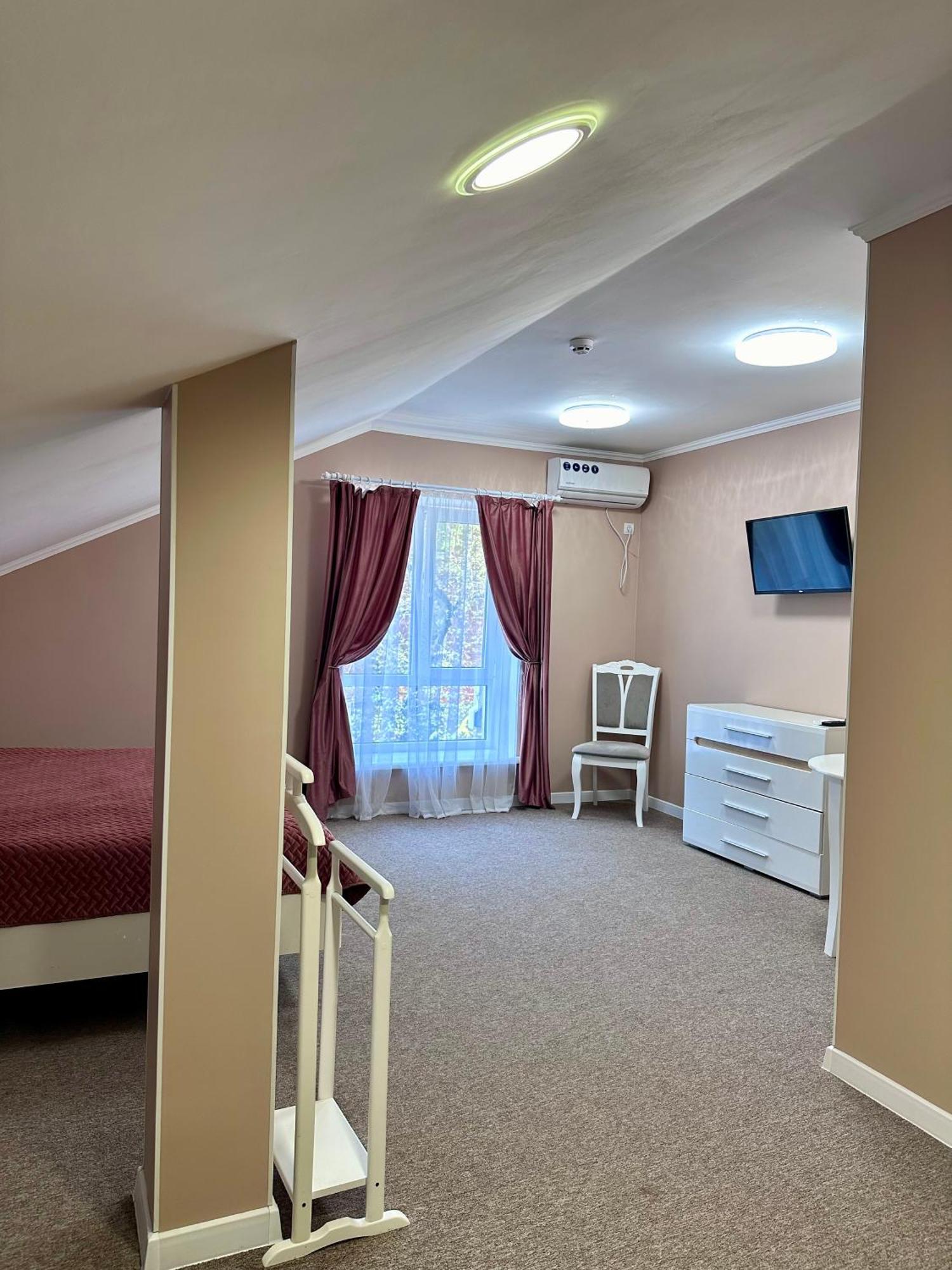 Hotel Korona Кропивницкий Экстерьер фото