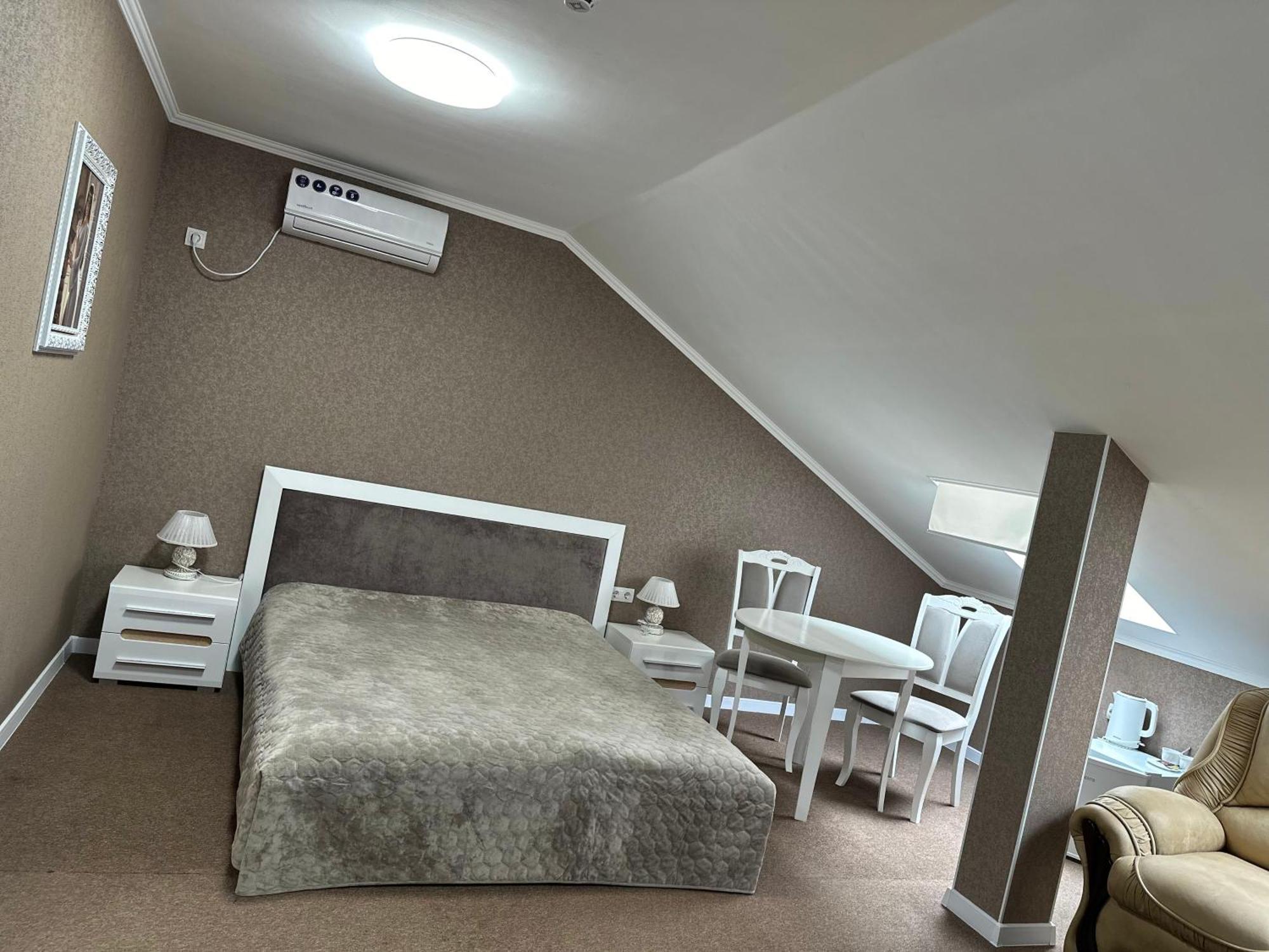 Hotel Korona Кропивницкий Экстерьер фото