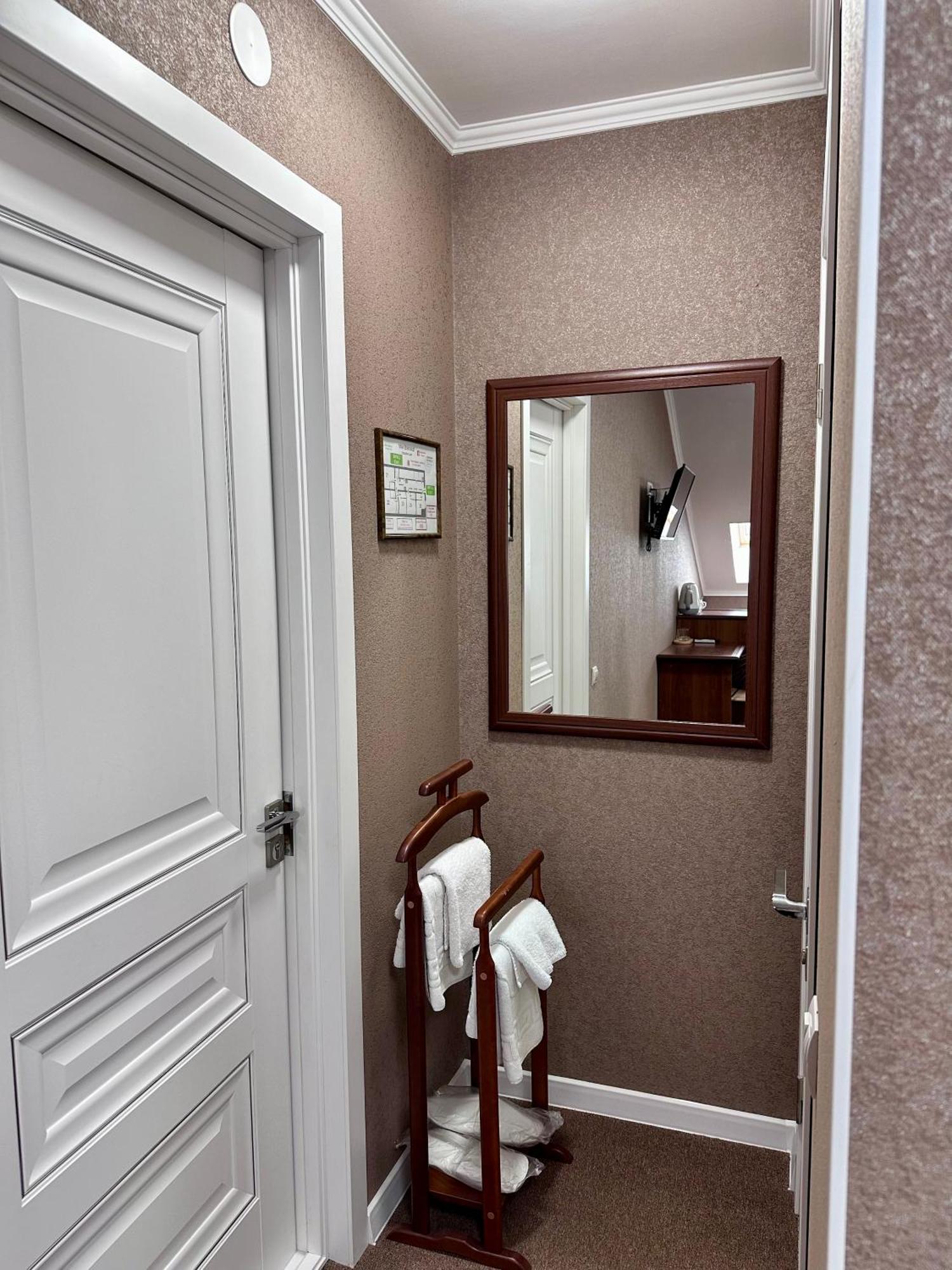 Hotel Korona Кропивницкий Экстерьер фото