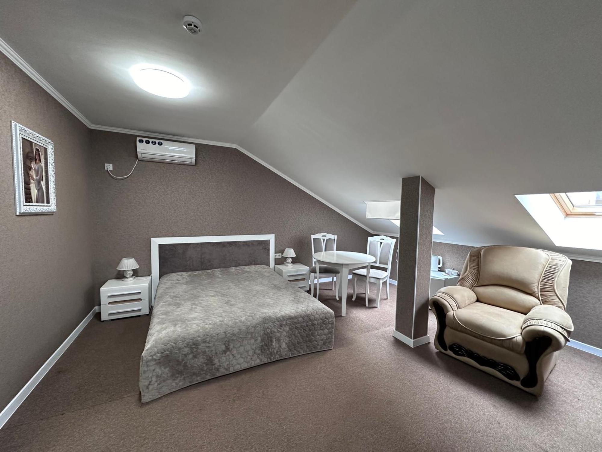 Hotel Korona Кропивницкий Экстерьер фото